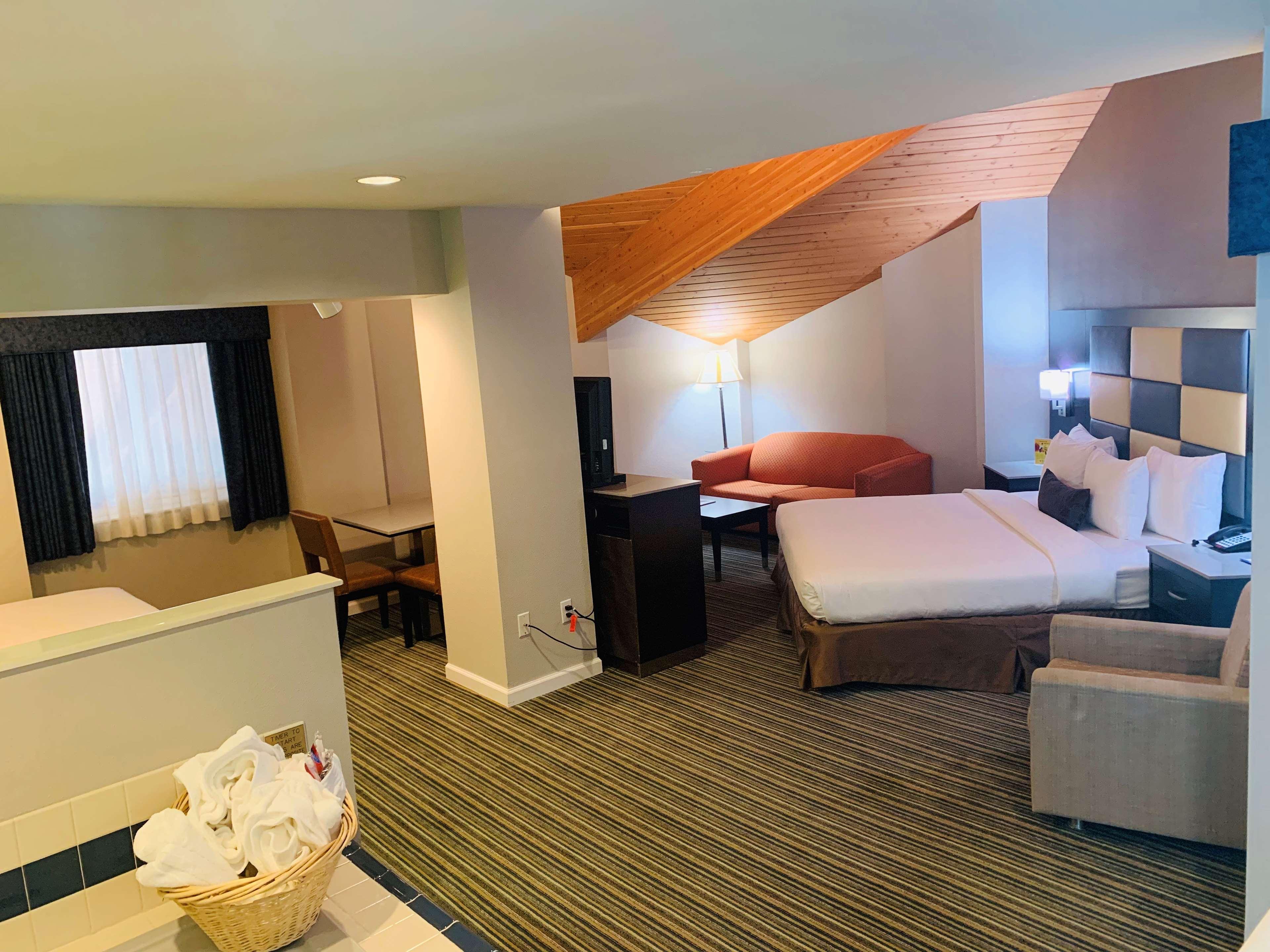 Surestay Plus Hotel By Best Western Redding Szoba fotó