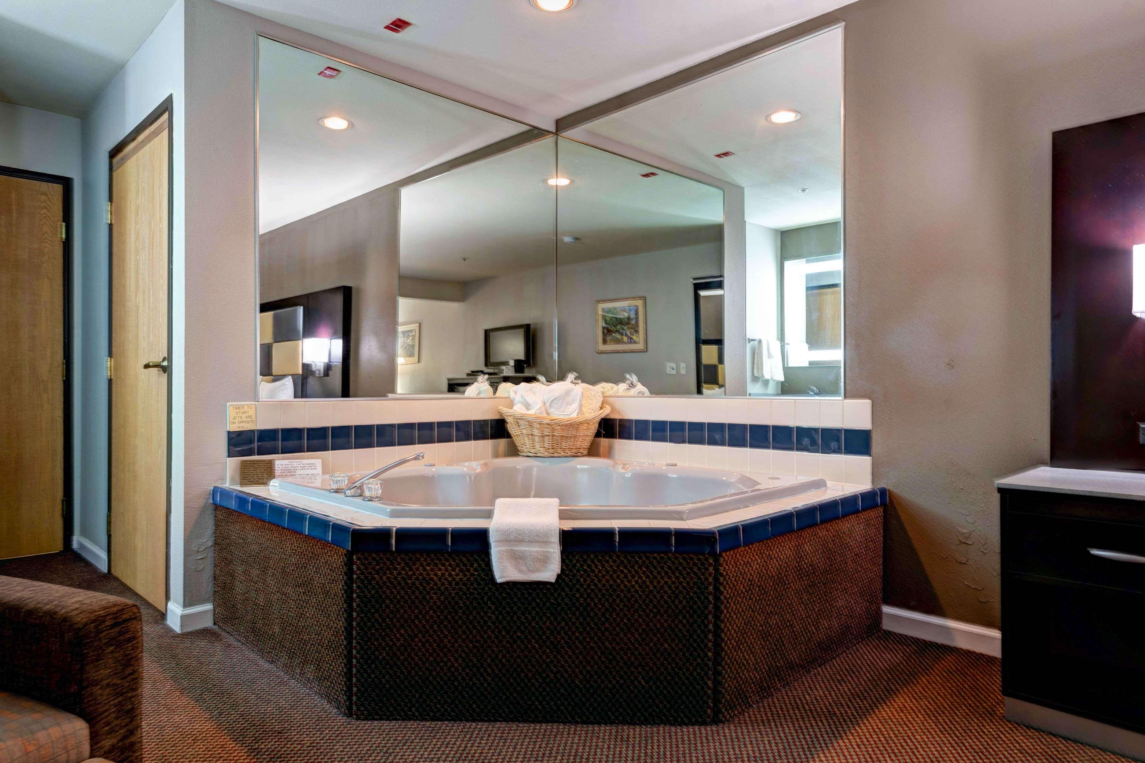 Surestay Plus Hotel By Best Western Redding Kültér fotó